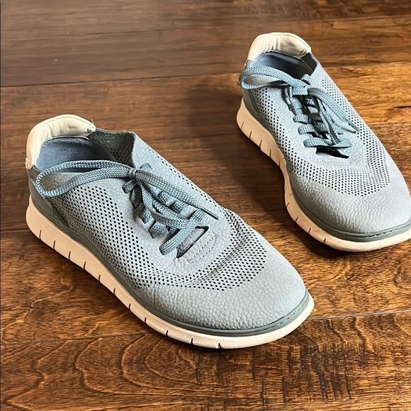 Vionic Women's Vionic Joey Blue Nubuck Leather Sneaker, size 8.5 - Picture 1 of 10